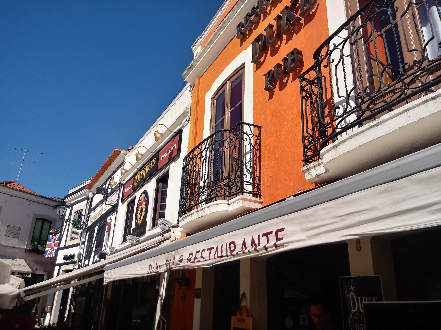 Paulinha the frontage